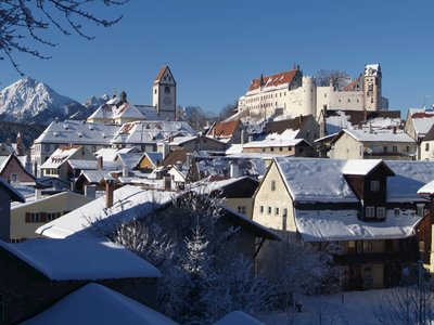 Old town roofs covered in snow_güst, Germany