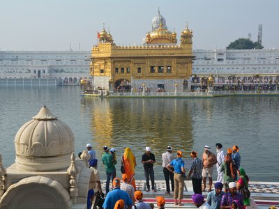 Ramble Worldwide walking holiday Hill Stations of the Himalayas imagery of view of the golden temple gurdwara (Sikhism place of worship), Sri Harmandir Sahib, India 