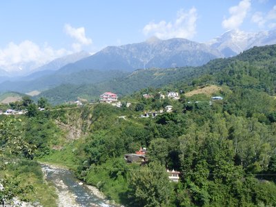 Dhauladhar mountain range, part of the Lesser Himalayas in northern India