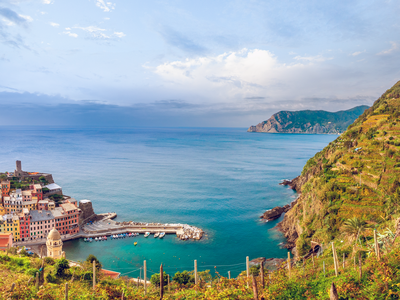 Hiking the trails of the Sentiero Azzuro (the blue path) above the picturesque village of Vernazza, Cinqueterre, La Spezia, Liguria, Italy
