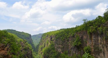 Wilderness Walks in the Heart of India: Taj, Tigers & Temples