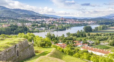 Discover the Colours of Northern Portugal to Porto