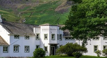 Scenic Strides in the Lake District (Grade 4)